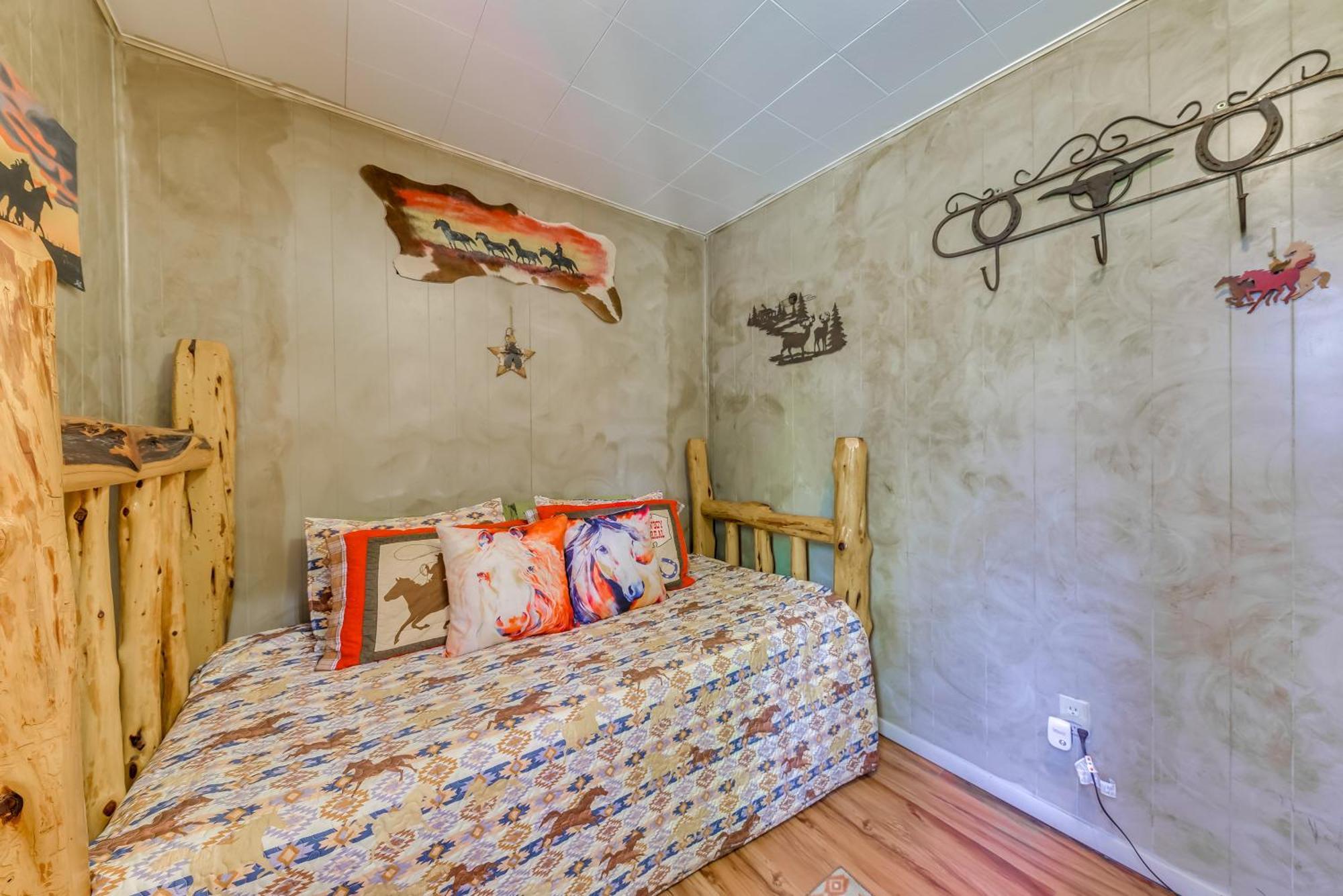 Unique Bear Country Cabin In Ruidoso With Hot Tub! Bagian luar foto