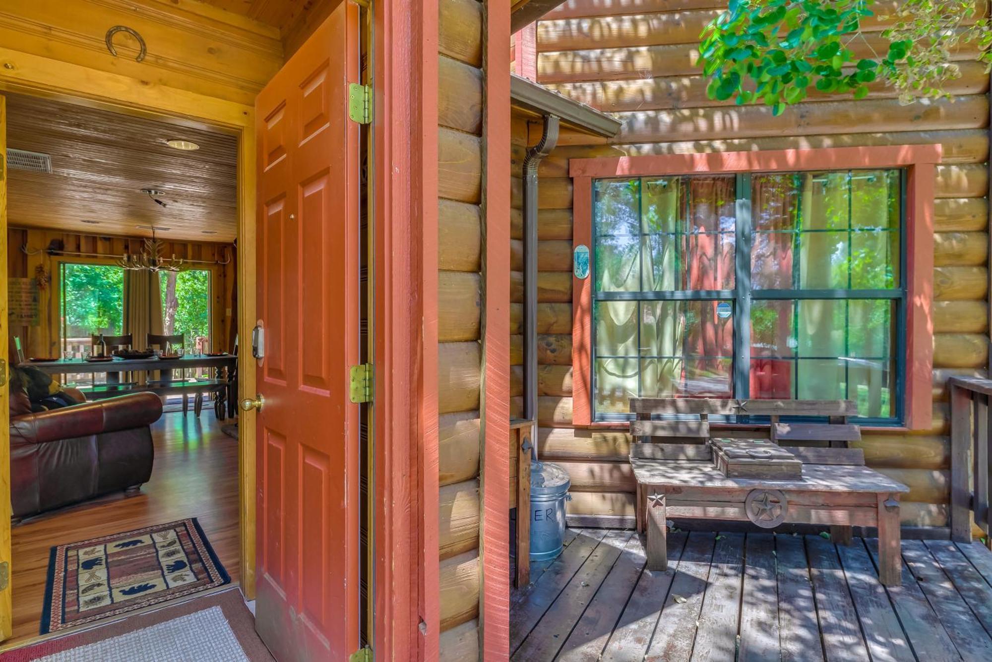 Unique Bear Country Cabin In Ruidoso With Hot Tub! Bagian luar foto