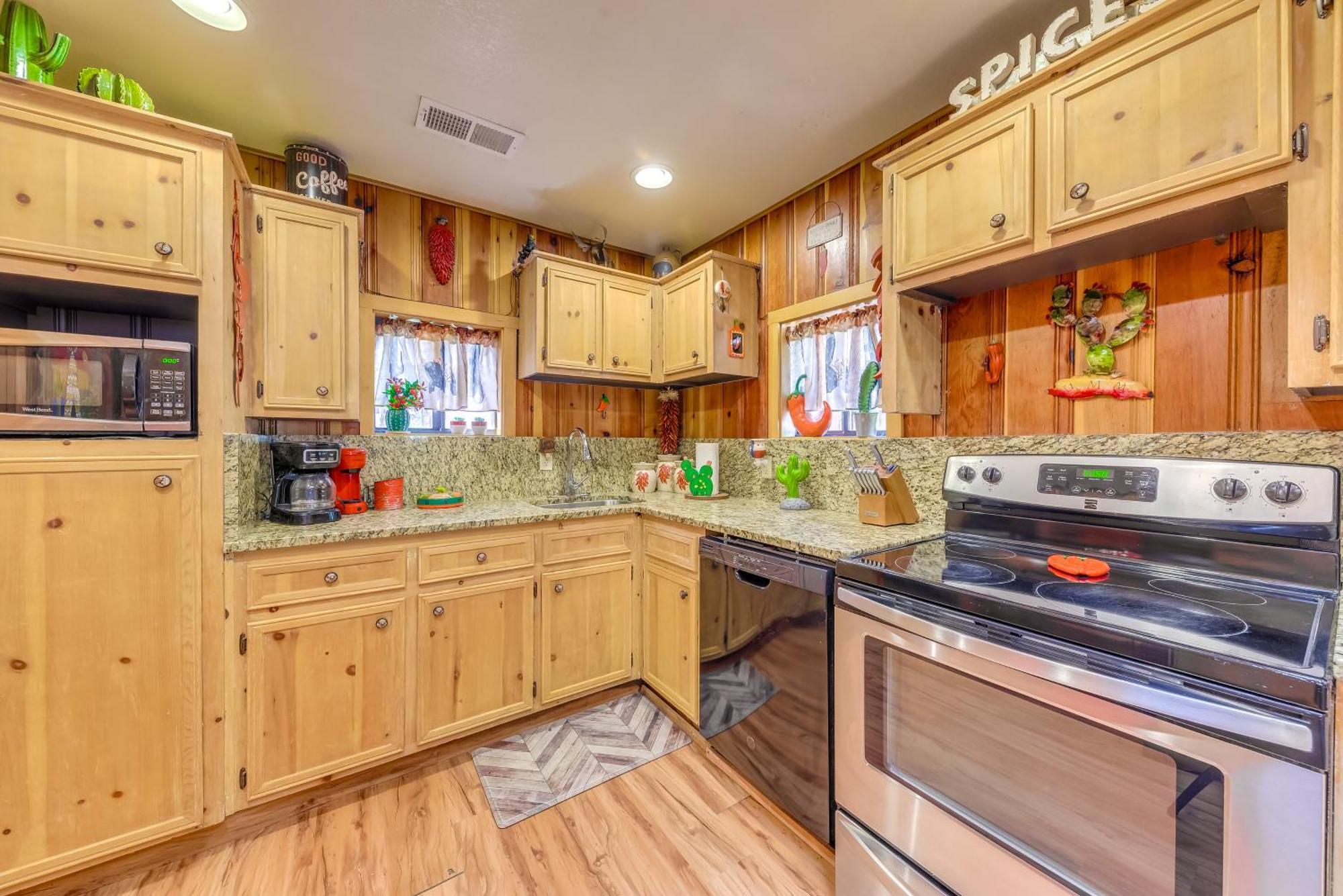 Unique Bear Country Cabin In Ruidoso With Hot Tub! Bagian luar foto