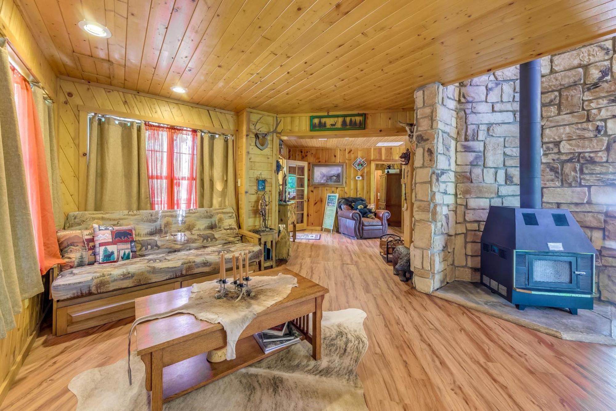 Unique Bear Country Cabin In Ruidoso With Hot Tub! Bagian luar foto
