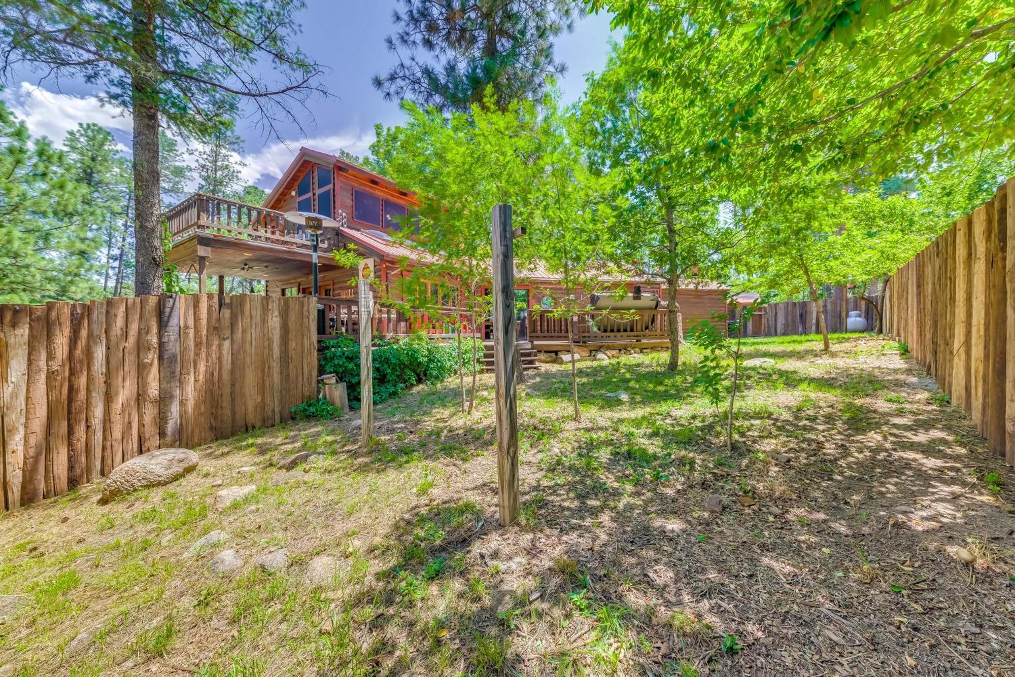 Unique Bear Country Cabin In Ruidoso With Hot Tub! Bagian luar foto